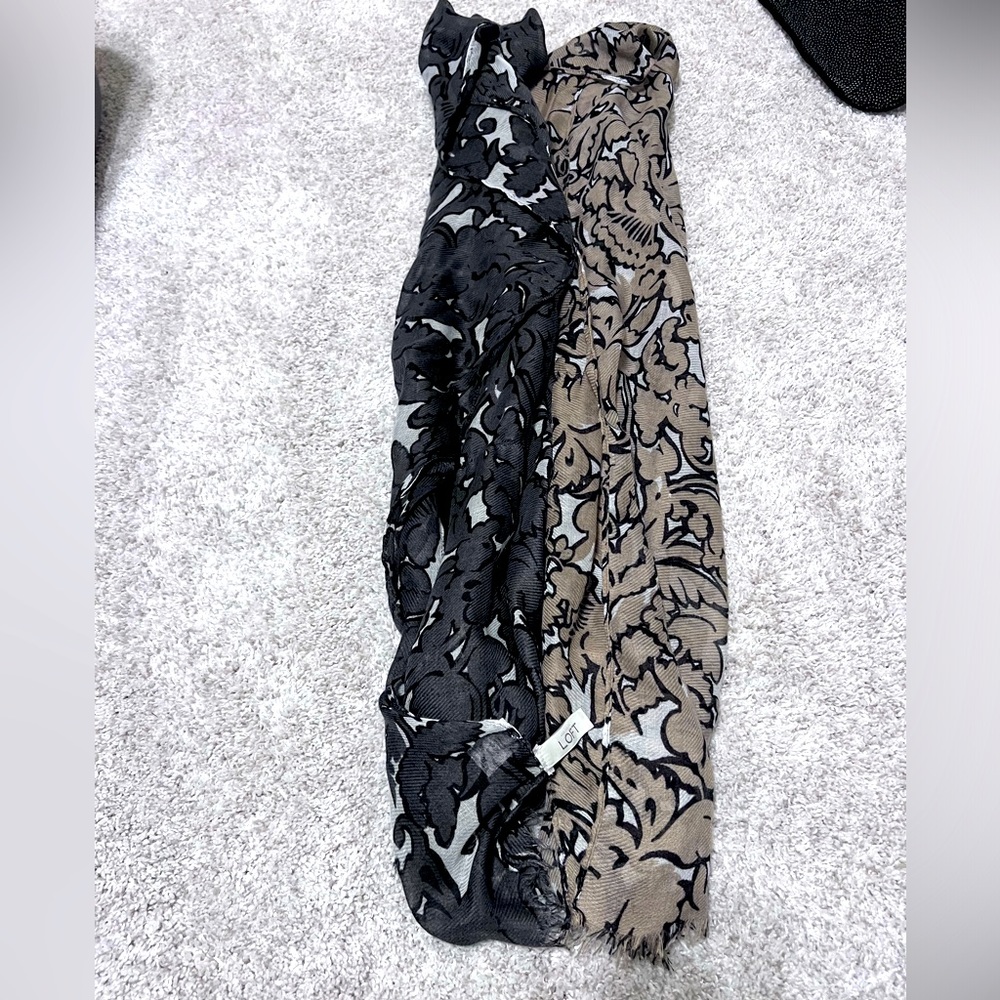 3 scarfs
